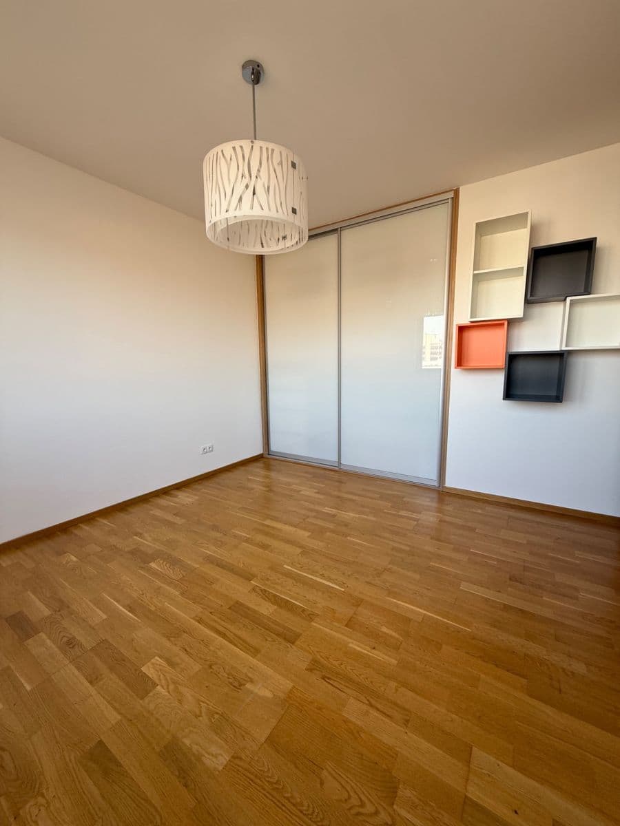 Prenájom bytu 3-izbový 80 m², Ocelářská, Praha, Praha Prenájom bytu 3-izbový 80 m², Ocelářská, Praha, Praha