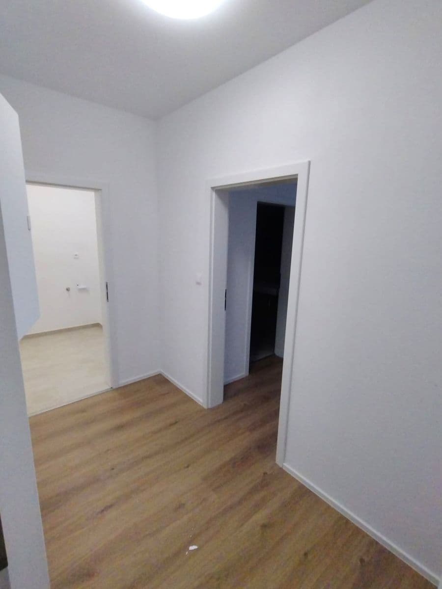 Prenájom bytu 1-izbový 52 m², Ořechová, Ivančice, Jihomoravský kraj Prenájom bytu 1-izbový 52 m², Ořechová, Ivančice, Jihomoravský kraj