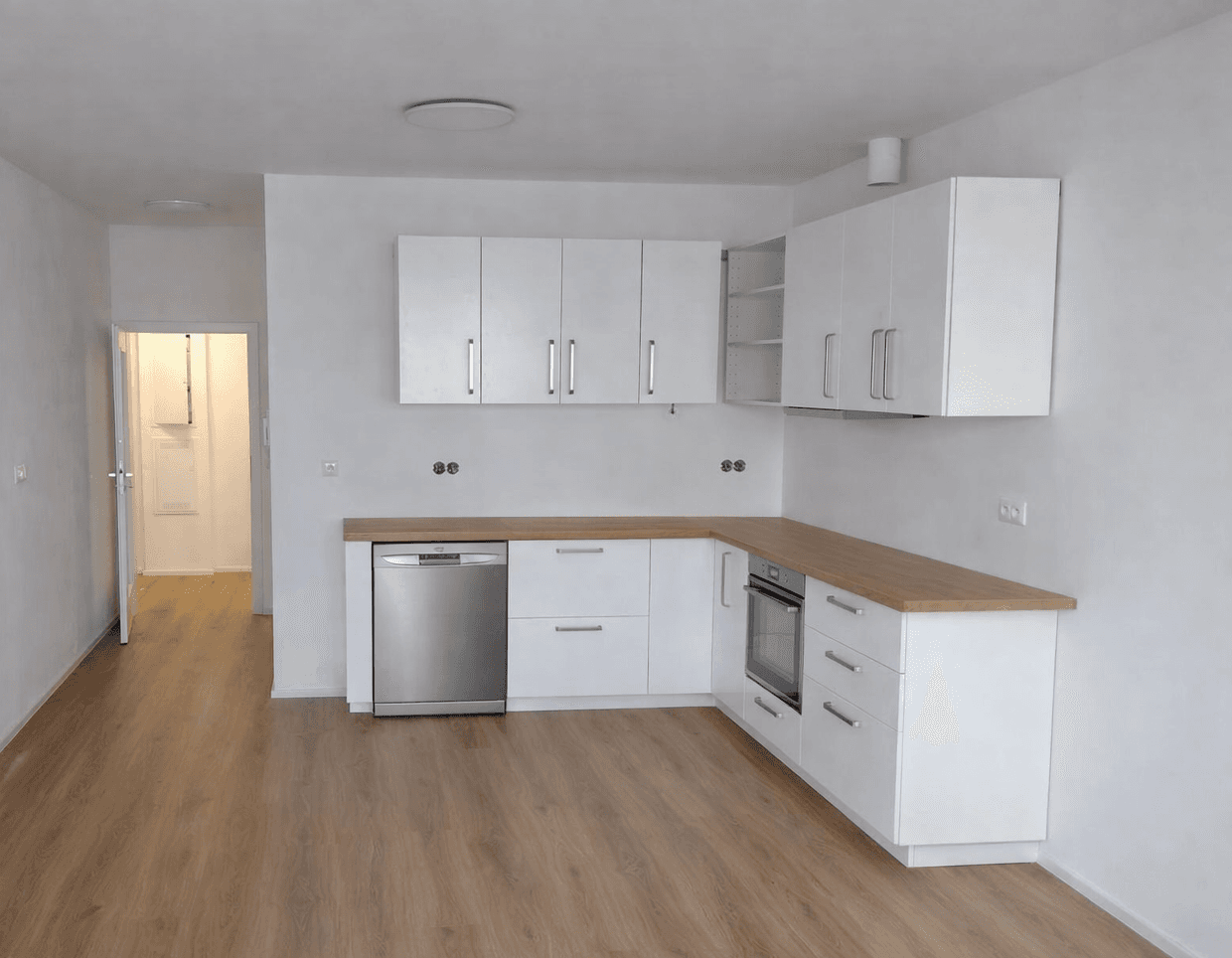 Prenájom bytu 1-izbový 52 m², Ořechová, Ivančice, Jihomoravský kraj Prenájom bytu 1-izbový 52 m², Ořechová, Ivančice, Jihomoravský kraj