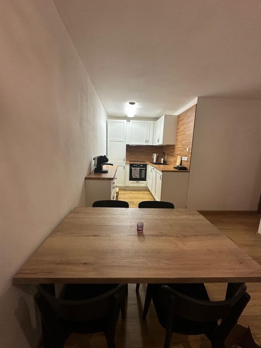 Prenájom bytu 2-izbový 45 m², Hrdličkova, Praha, Praha Prenájom bytu 2-izbový 45 m², Hrdličkova, Praha, Praha