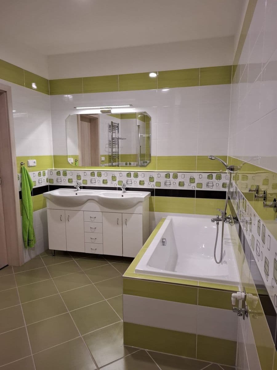 Predaj domu 191 m², pozemek 776 m², Čsl. armády, Holasice, Jihomoravský kraj Predaj domu 191 m², pozemek 776 m², Čsl. armády, Holasice, Jihomoravský kraj