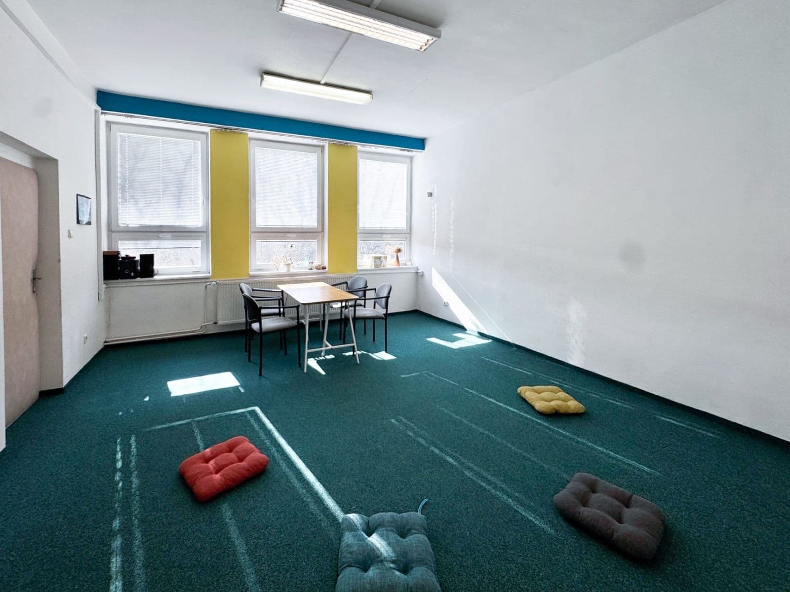 Prenájom nebytového priestoru 25 m², Jasmínová, Praha, Praha Prenájom nebytového priestoru 25 m², Jasmínová, Praha, Praha