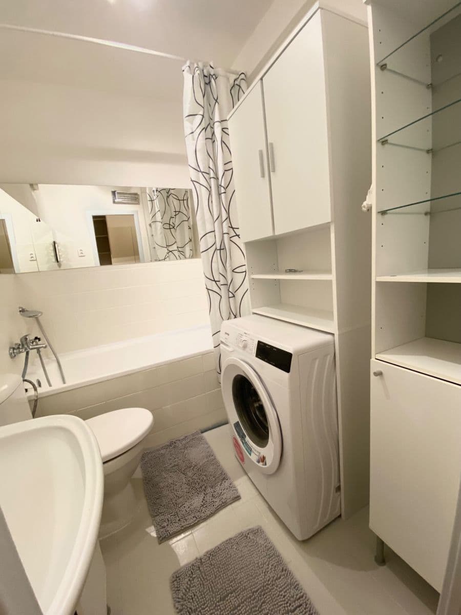 Prenájom bytu 2-izbový 44 m², Drobného, Dúbravka, Bratislavský kraj Prenájom bytu 2-izbový 44 m², Drobného, Dúbravka, Bratislavský kraj