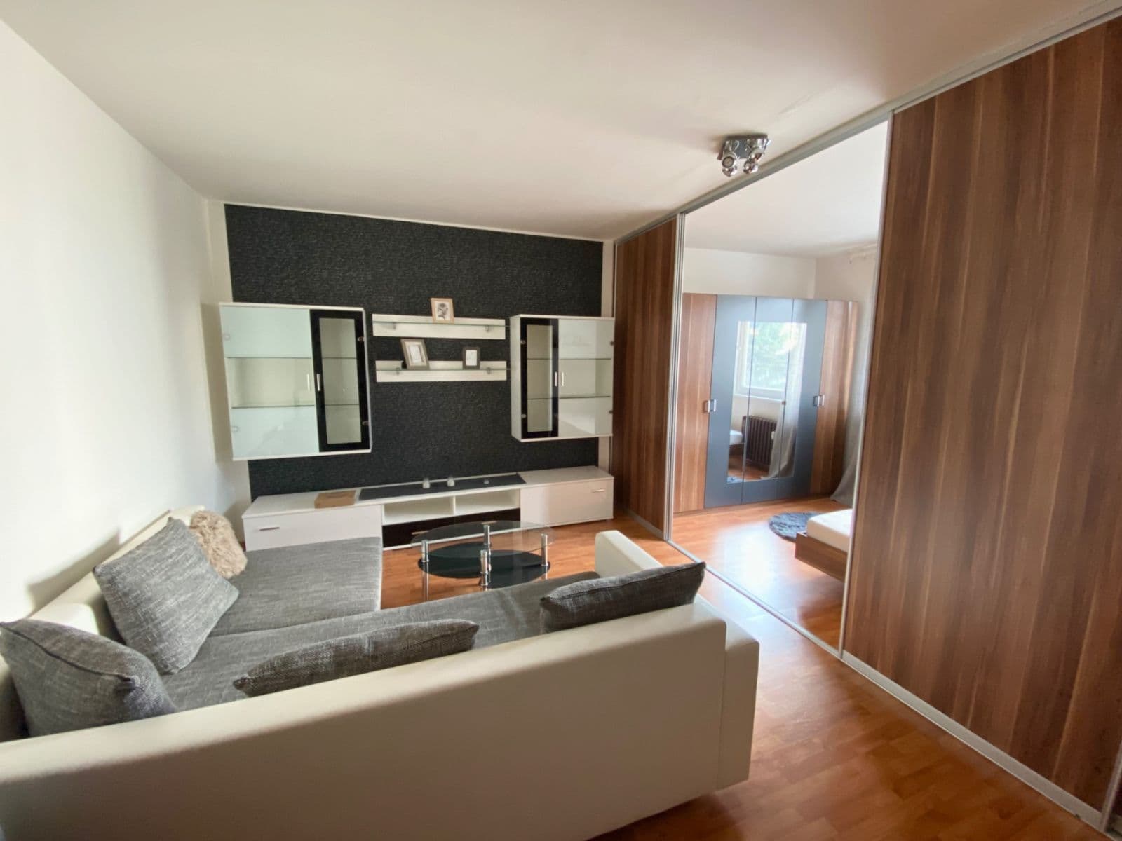 Prenájom bytu 2-izbový 44 m², Drobného, Dúbravka, Bratislavský kraj Prenájom bytu 2-izbový 44 m², Drobného, Dúbravka, Bratislavský kraj