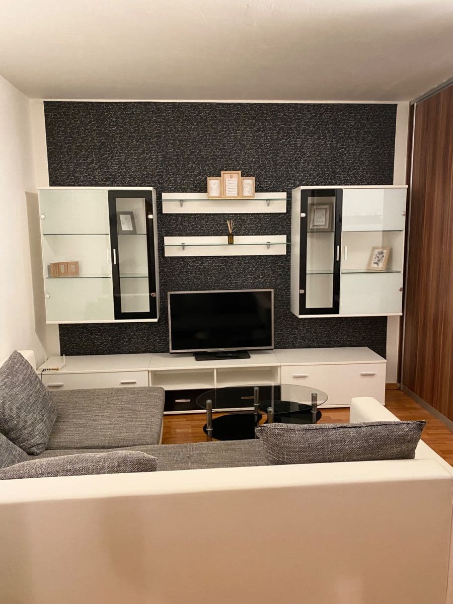 Prenájom bytu 2-izbový 44 m², Drobného, Dúbravka, Bratislavský kraj Prenájom bytu 2-izbový 44 m², Drobného, Dúbravka, Bratislavský kraj