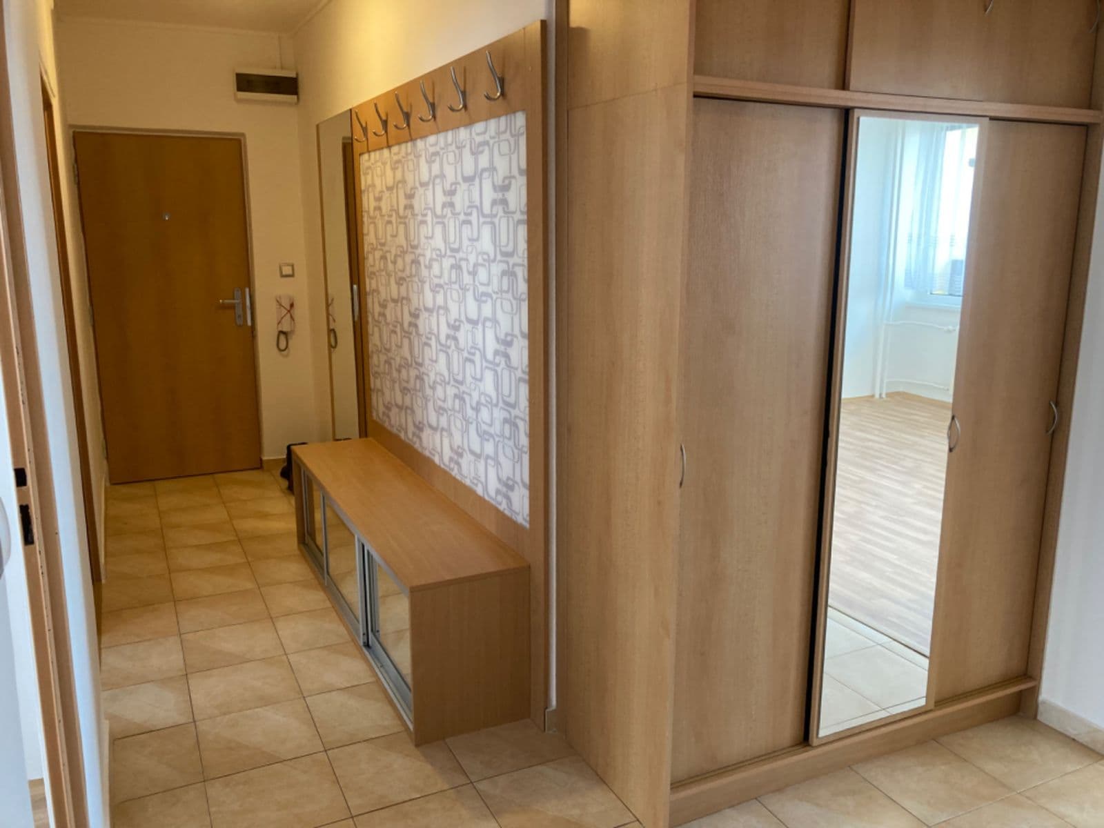 Prenájom bytu 3-izbový 78 m², Fryčovická, Praha, Praha Prenájom bytu 3-izbový 78 m², Fryčovická, Praha, Praha