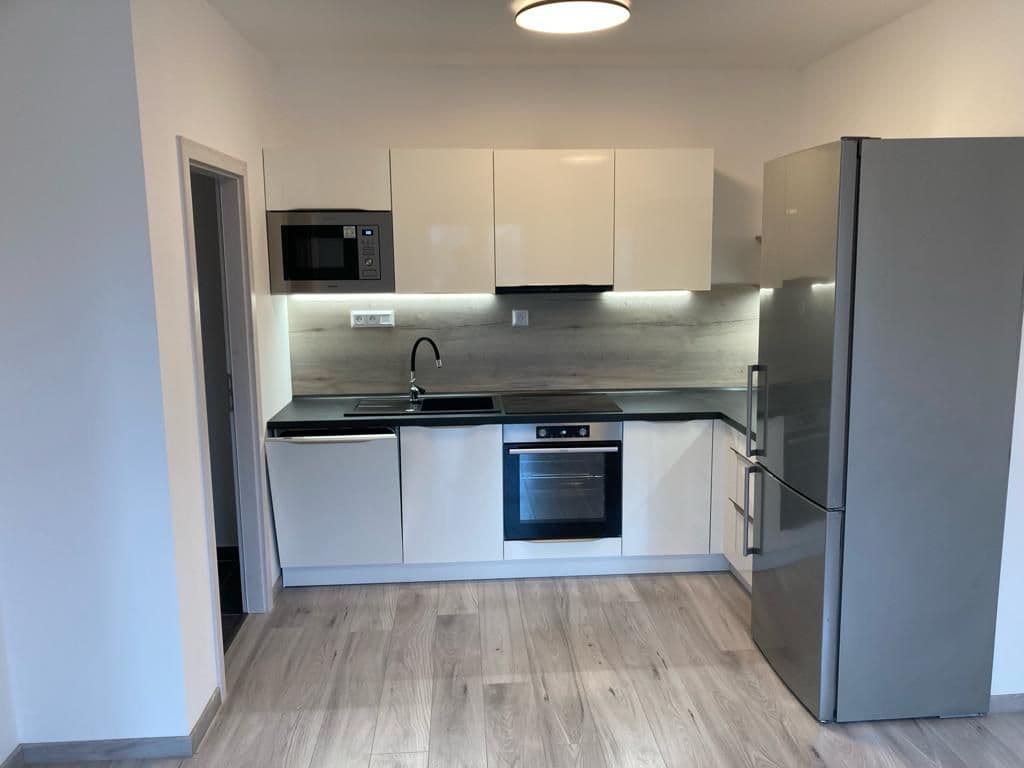 Prenájom bytu 2-izbový 44 m², Nádražní, Hrochův Týnec, Pardubický kraj Prenájom bytu 2-izbový 44 m², Nádražní, Hrochův Týnec, Pardubický kraj