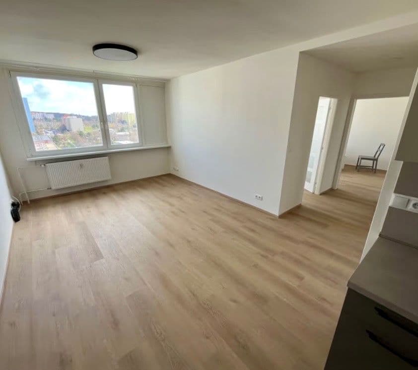 Prenájom bytu 3-izbový 55 m², Lodžská, Praha, Praha Prenájom bytu 3-izbový 55 m², Lodžská, Praha, Praha