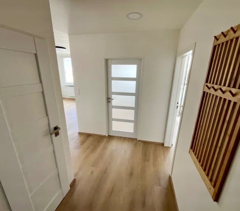 Prenájom bytu 3-izbový 55 m², Lodžská, Praha, Praha Prenájom bytu 3-izbový 55 m², Lodžská, Praha, Praha