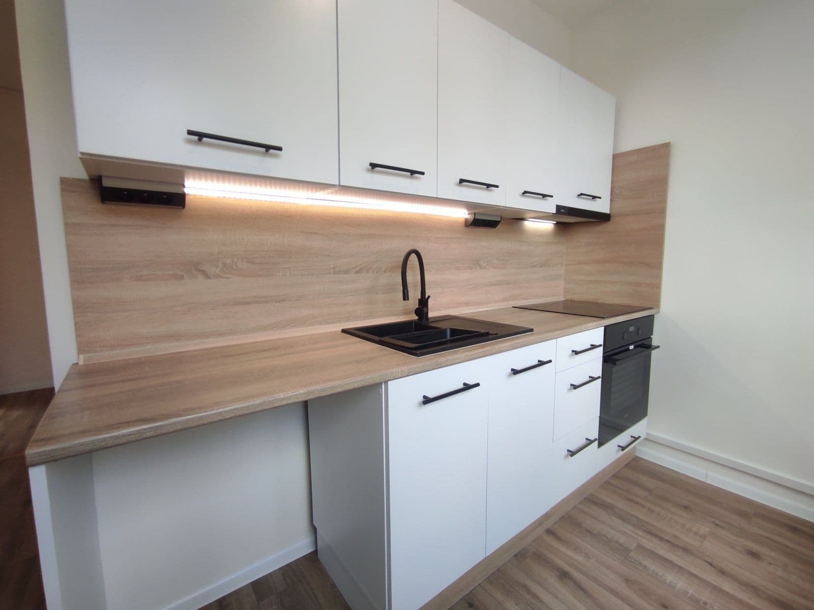Prenájom bytu 3-izbový 54 m², Masarykova třída, Orlová, Moravskoslezský kraj Prenájom bytu 3-izbový 54 m², Masarykova třída, Orlová, Moravskoslezský kraj