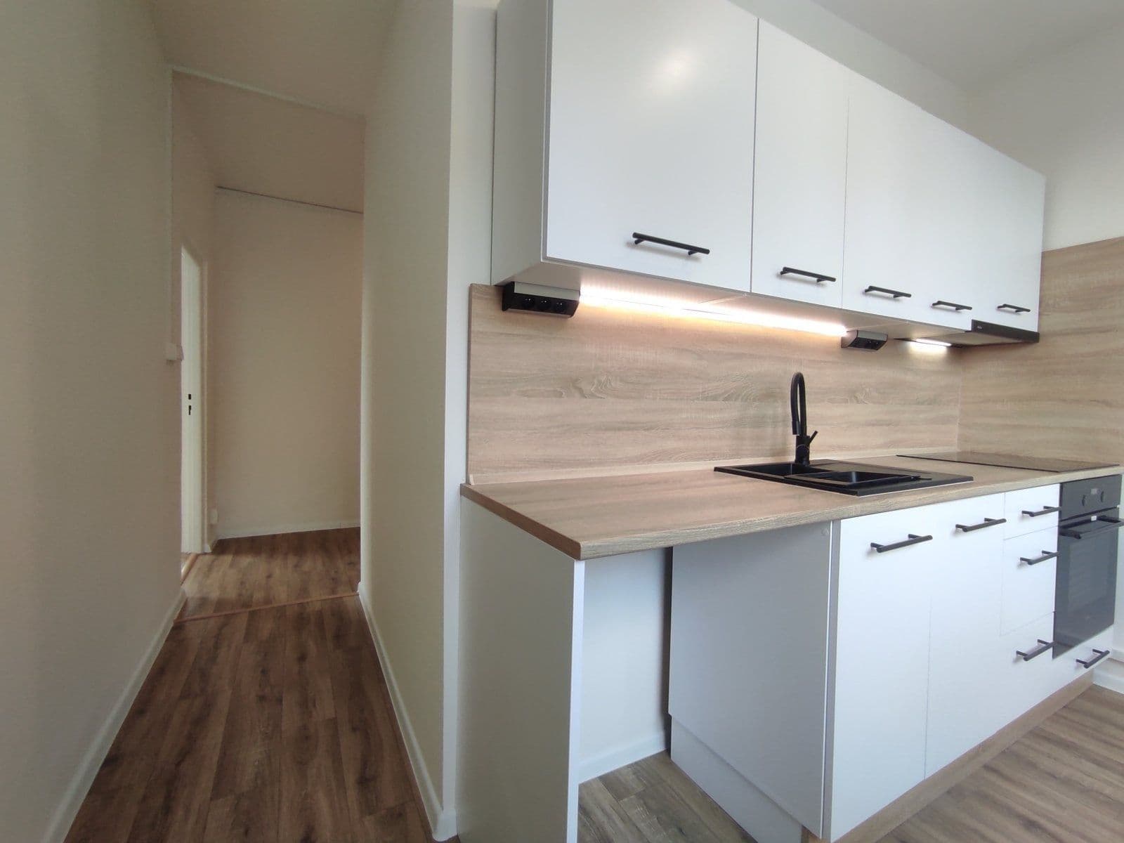 Prenájom bytu 3-izbový 54 m², Masarykova třída, Orlová, Moravskoslezský kraj Prenájom bytu 3-izbový 54 m², Masarykova třída, Orlová, Moravskoslezský kraj