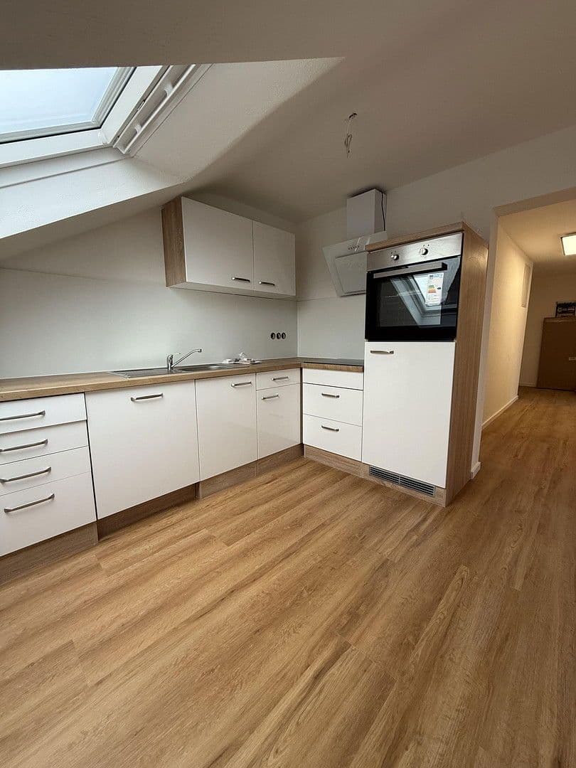 Prenájom bytu 3-izbový 75 m², Nordbahnhofstr., Stuttgart, Bádensko-Wurttembersko Prenájom bytu 3-izbový 75 m², Nordbahnhofstr., Stuttgart, Bádensko-Wurttembersko