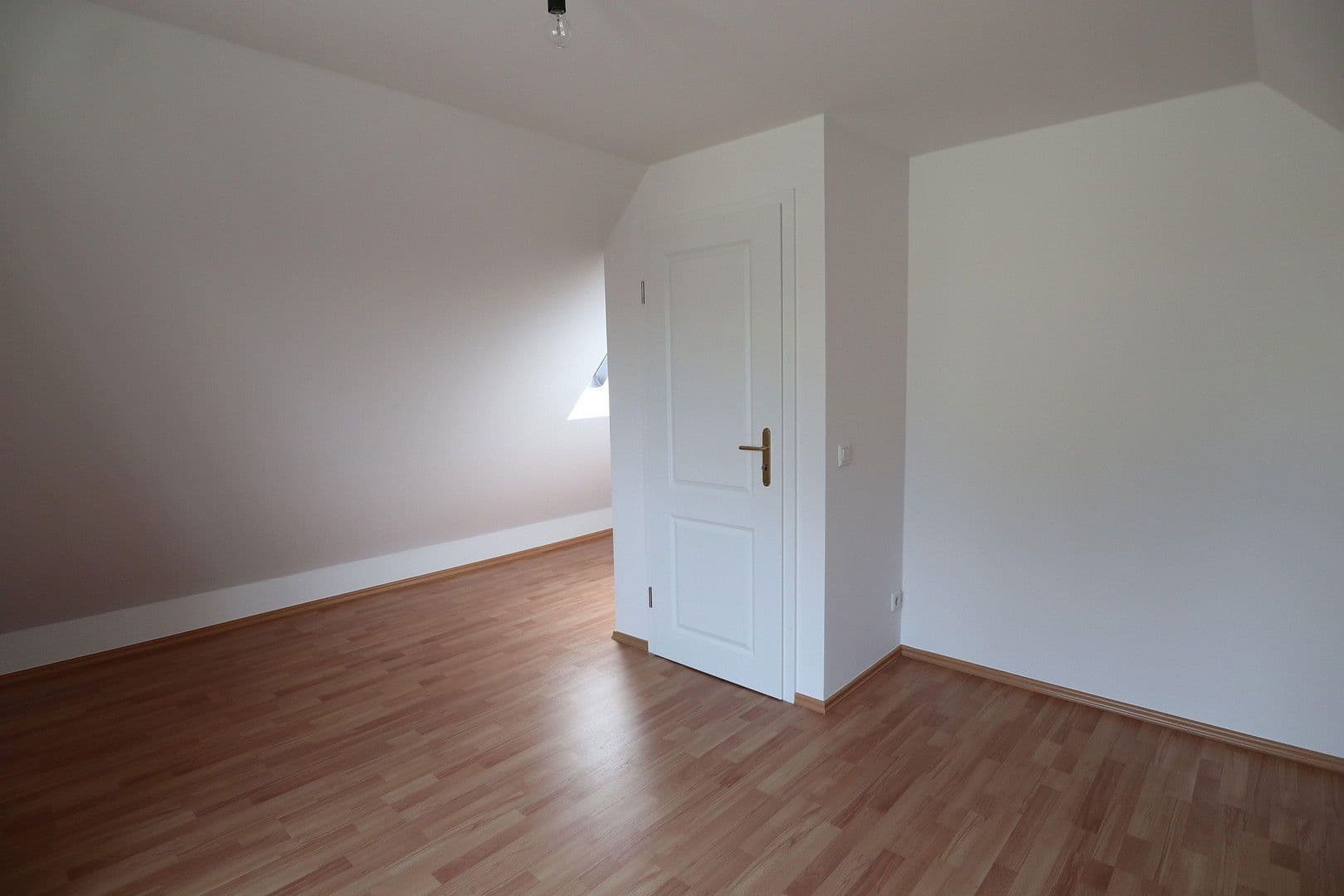 Prenájom domu 120 m², pozemek 285 m², Berlin, Berlín Prenájom domu 120 m², pozemek 285 m², Berlin, Berlín