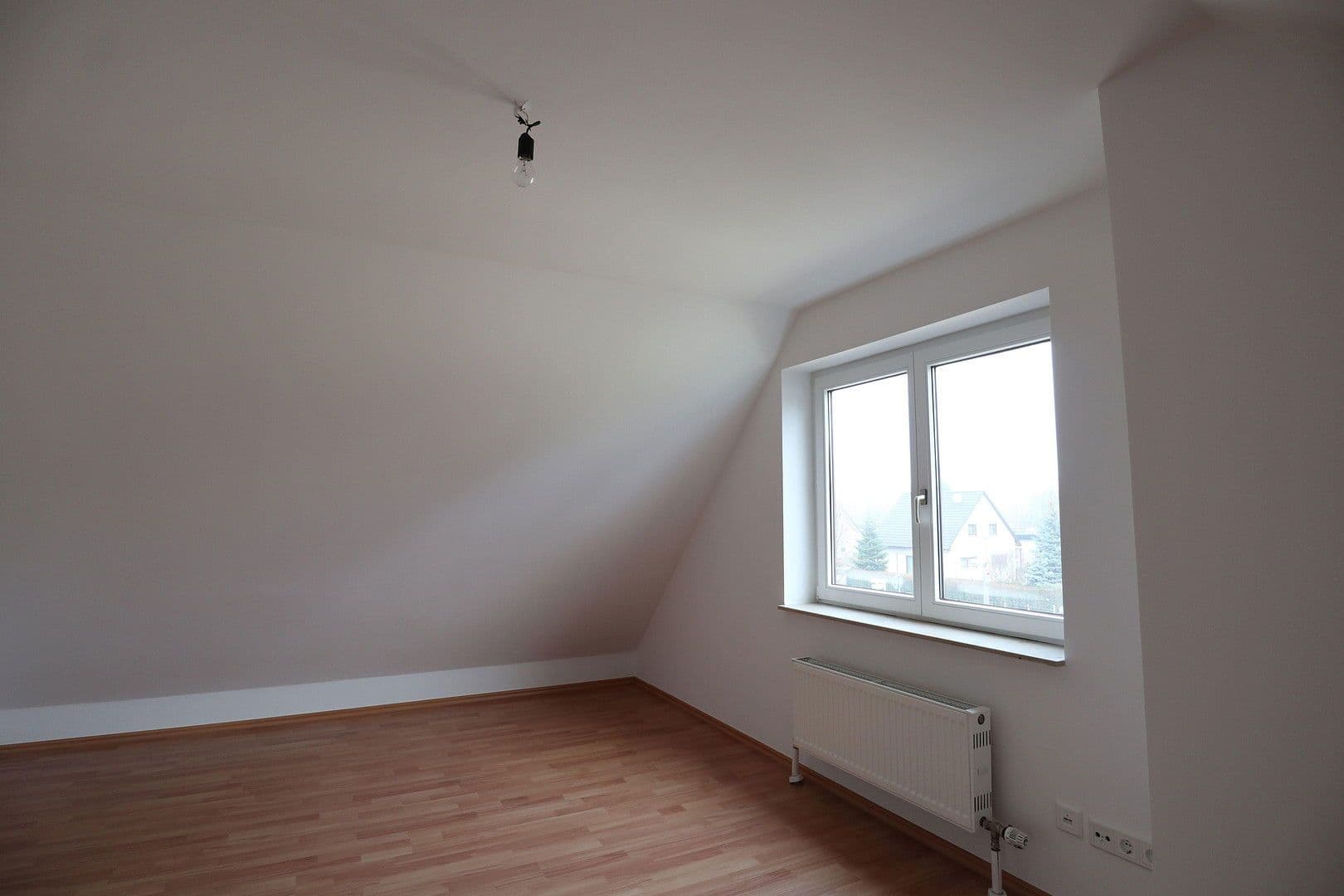 Prenájom domu 120 m², pozemek 285 m², Berlin, Berlín Prenájom domu 120 m², pozemek 285 m², Berlin, Berlín