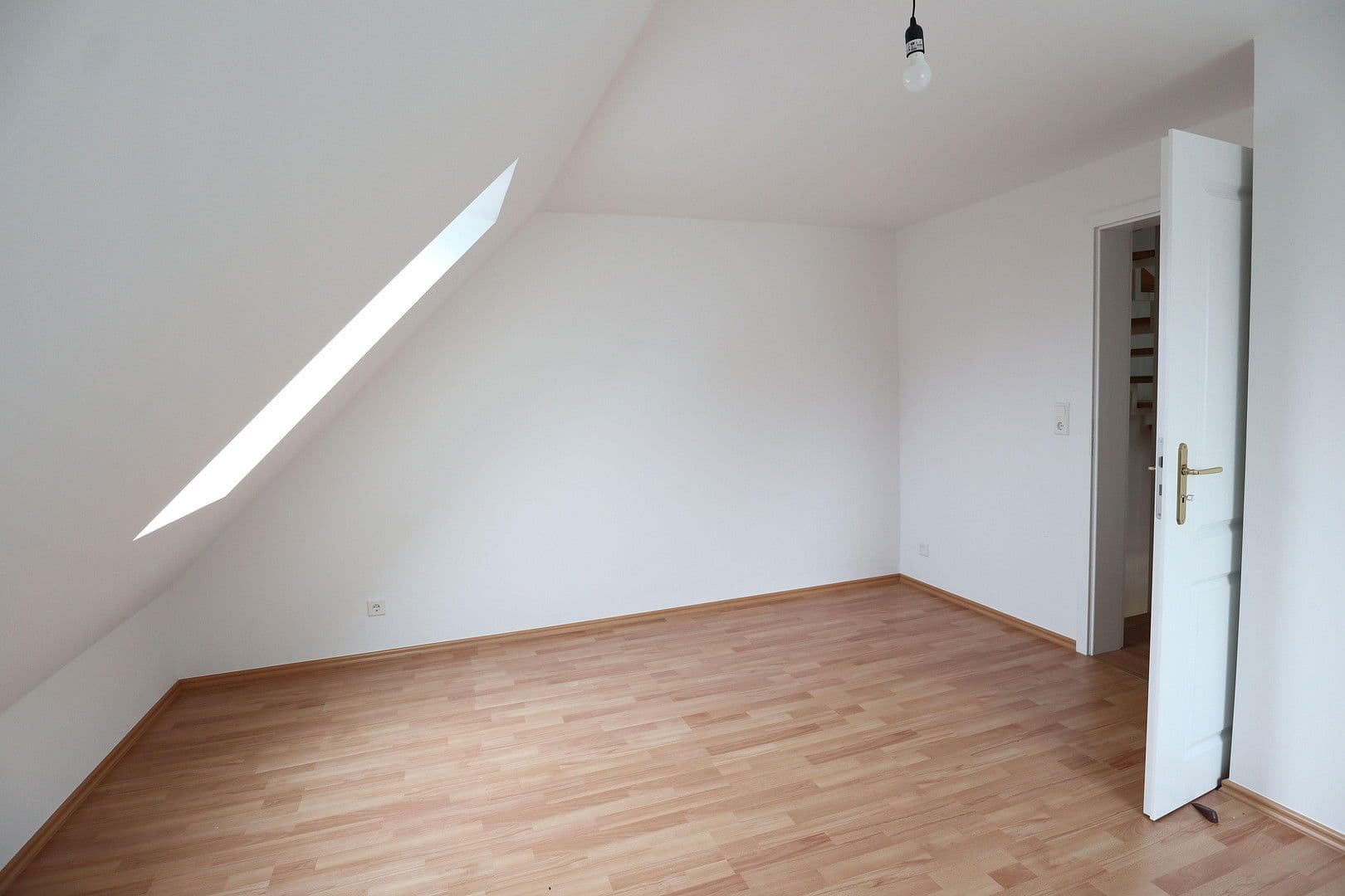 Prenájom domu 120 m², pozemek 285 m², Berlin, Berlín Prenájom domu 120 m², pozemek 285 m², Berlin, Berlín