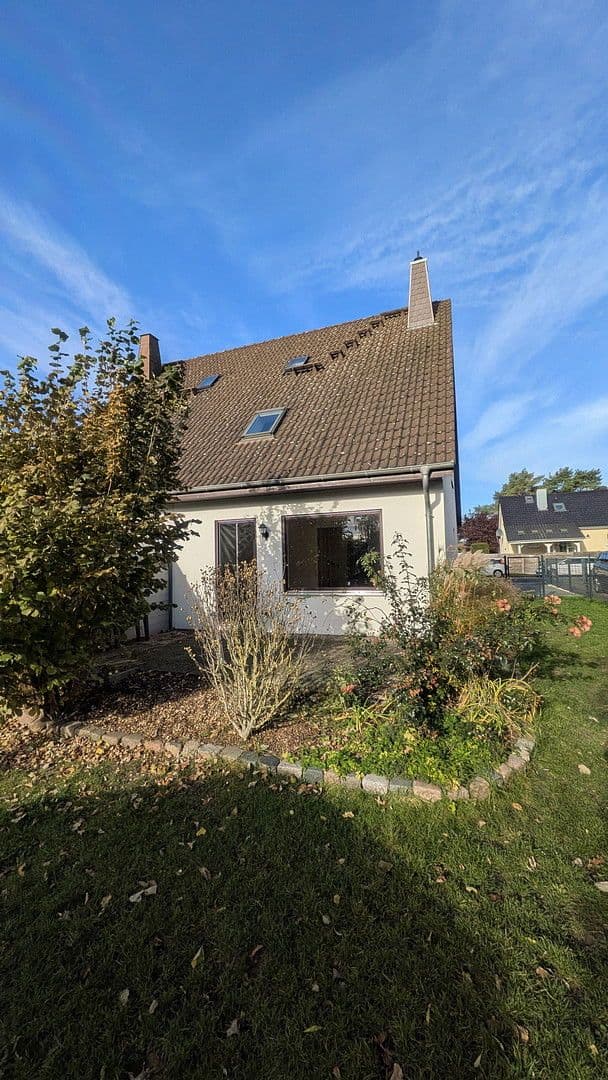 Prenájom domu 120 m², pozemek 285 m², Berlin, Berlín Prenájom domu 120 m², pozemek 285 m², Berlin, Berlín