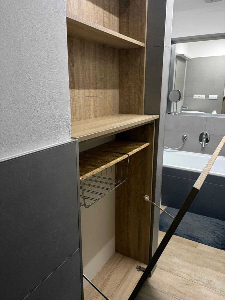 Prenájom bytu 3-izbový 68 m², Hluboká, Zlín, Zlínský kraj Prenájom bytu 3-izbový 68 m², Hluboká, Zlín, Zlínský kraj