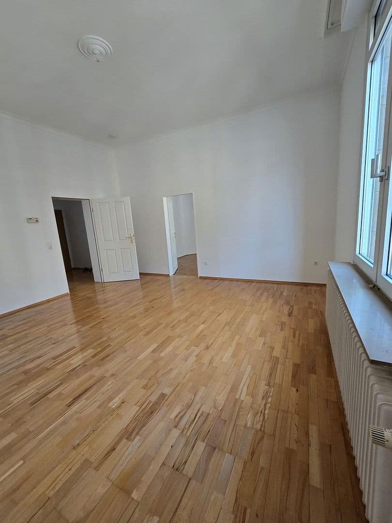 Prenájom bytu 2-izbový 65 m², Offenbach, Hesensko Prenájom bytu 2-izbový 65 m², Offenbach, Hesensko