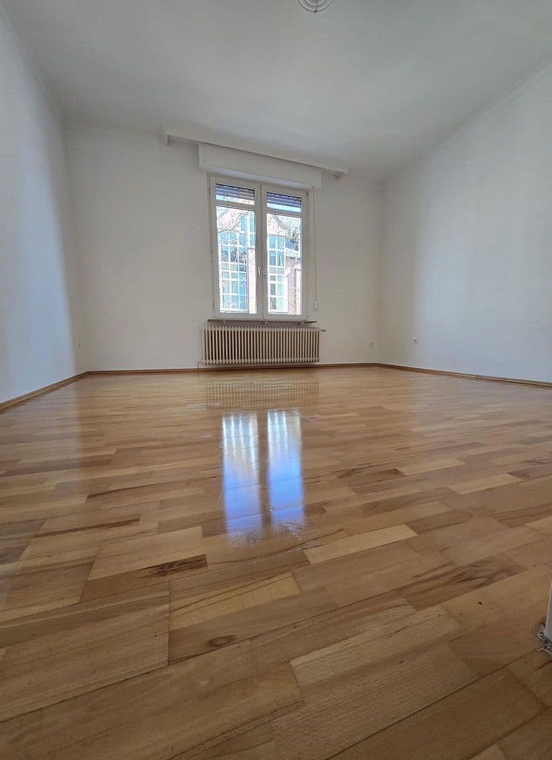 Prenájom bytu 2-izbový 65 m², Offenbach, Hesensko Prenájom bytu 2-izbový 65 m², Offenbach, Hesensko