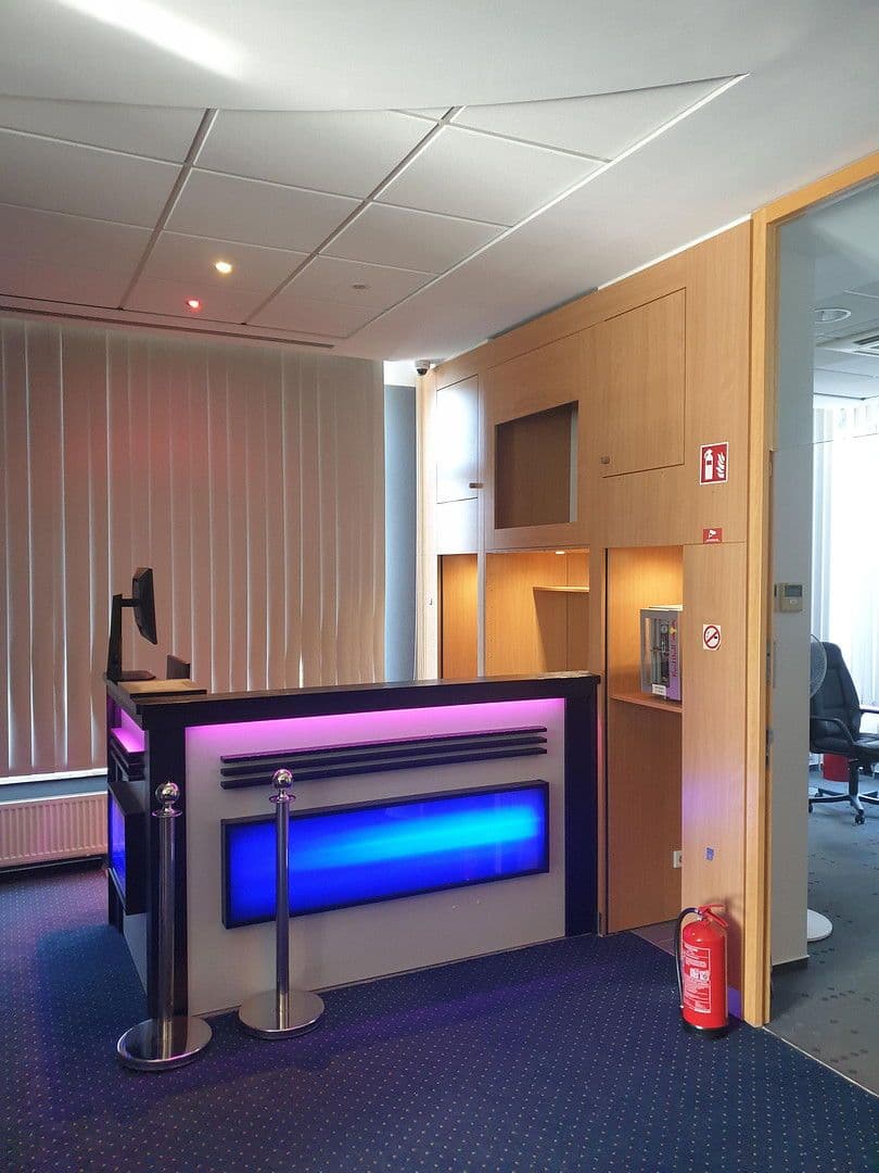 Prenájom nebytového priestoru 297 m², Pinneberstraße 155, Ellerbek, Šlezvicko-Holštajnsko Prenájom nebytového priestoru 297 m², Pinneberstraße 155, Ellerbek, Šlezvicko-Holštajnsko