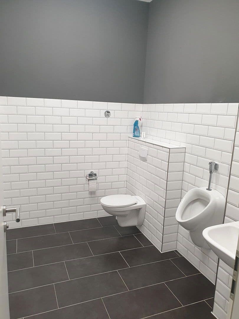 Prenájom nebytového priestoru 297 m², Pinneberstraße 155, Ellerbek, Šlezvicko-Holštajnsko Prenájom nebytového priestoru 297 m², Pinneberstraße 155, Ellerbek, Šlezvicko-Holštajnsko