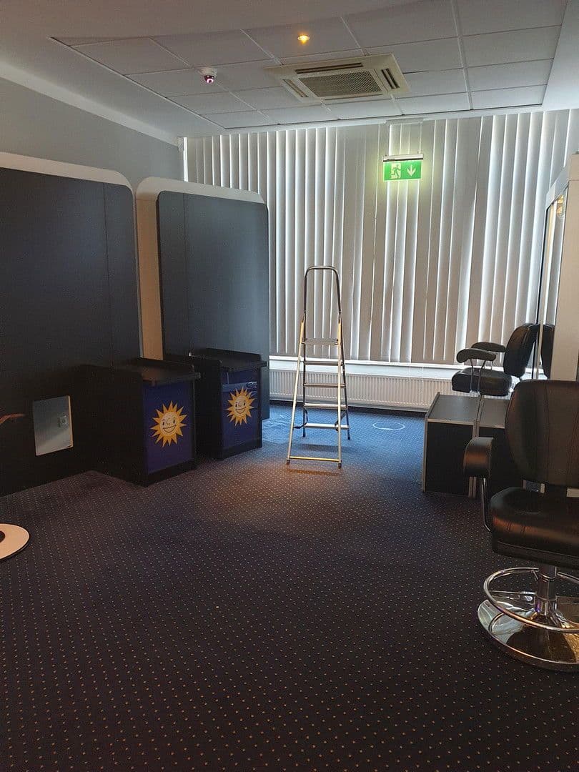 Prenájom nebytového priestoru 297 m², Pinneberstraße 155, Ellerbek, Šlezvicko-Holštajnsko Prenájom nebytového priestoru 297 m², Pinneberstraße 155, Ellerbek, Šlezvicko-Holštajnsko