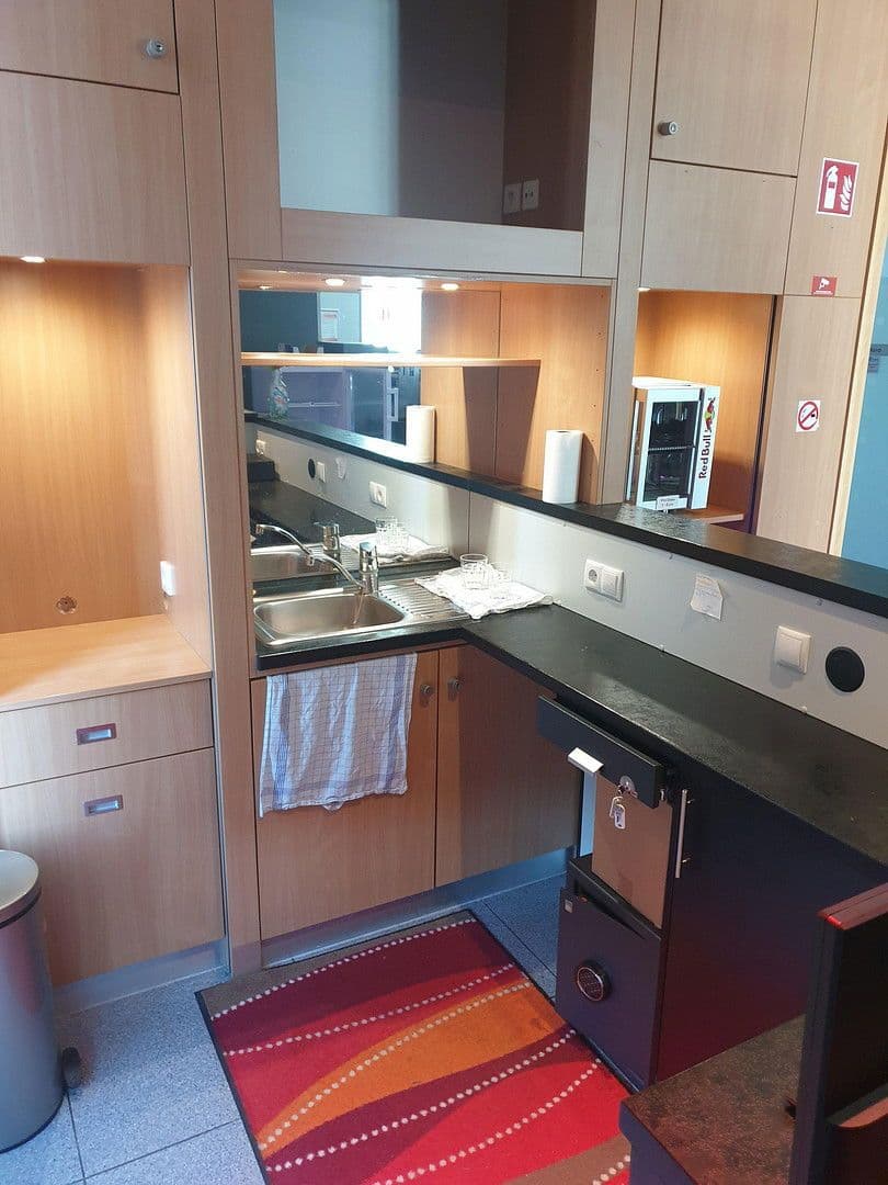 Prenájom nebytového priestoru 297 m², Pinneberstraße 155, Ellerbek, Šlezvicko-Holštajnsko Prenájom nebytového priestoru 297 m², Pinneberstraße 155, Ellerbek, Šlezvicko-Holštajnsko