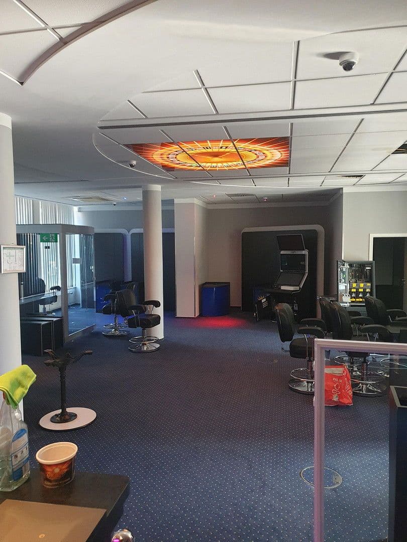 Prenájom nebytového priestoru 297 m², Pinneberstraße 155, Ellerbek, Šlezvicko-Holštajnsko Prenájom nebytového priestoru 297 m², Pinneberstraße 155, Ellerbek, Šlezvicko-Holštajnsko