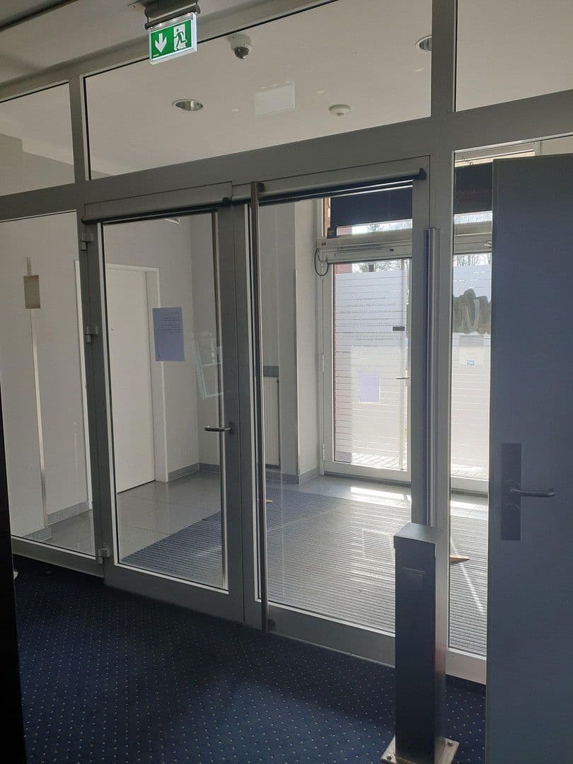 Prenájom nebytového priestoru 297 m², Pinneberstraße 155, Ellerbek, Šlezvicko-Holštajnsko Prenájom nebytového priestoru 297 m², Pinneberstraße 155, Ellerbek, Šlezvicko-Holštajnsko