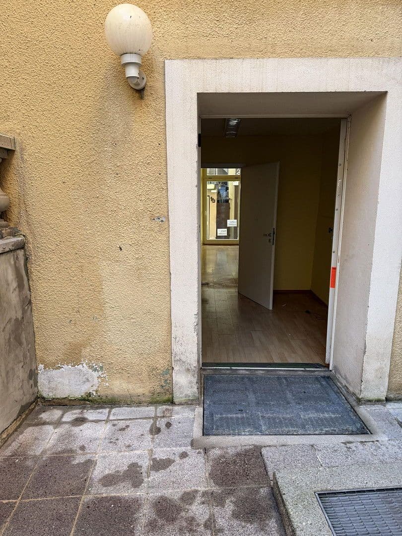 Prenájom nebytového priestoru 136 m², Spitalstrasse 17, Ellwangen (Jagst), Bádensko-Wurttembersko Prenájom nebytového priestoru 136 m², Spitalstrasse 17, Ellwangen (Jagst), Bádensko-Wurttembersko