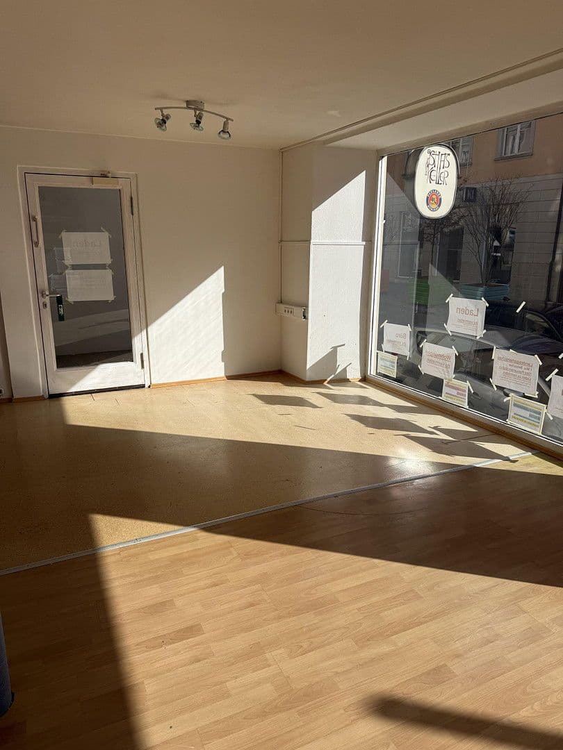 Prenájom nebytového priestoru 136 m², Spitalstrasse 17, Ellwangen (Jagst), Bádensko-Wurttembersko Prenájom nebytového priestoru 136 m², Spitalstrasse 17, Ellwangen (Jagst), Bádensko-Wurttembersko