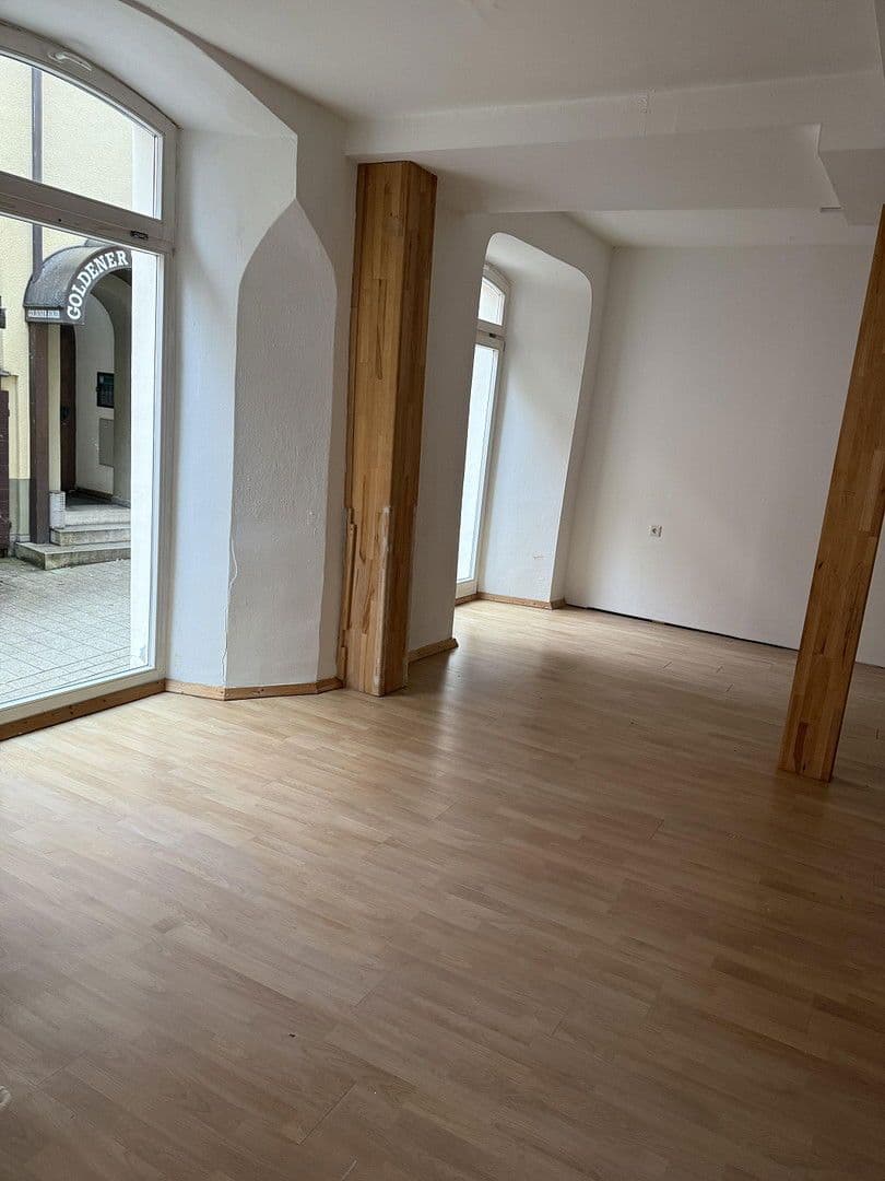 Prenájom nebytového priestoru 136 m², Spitalstrasse 17, Ellwangen (Jagst), Bádensko-Wurttembersko Prenájom nebytového priestoru 136 m², Spitalstrasse 17, Ellwangen (Jagst), Bádensko-Wurttembersko