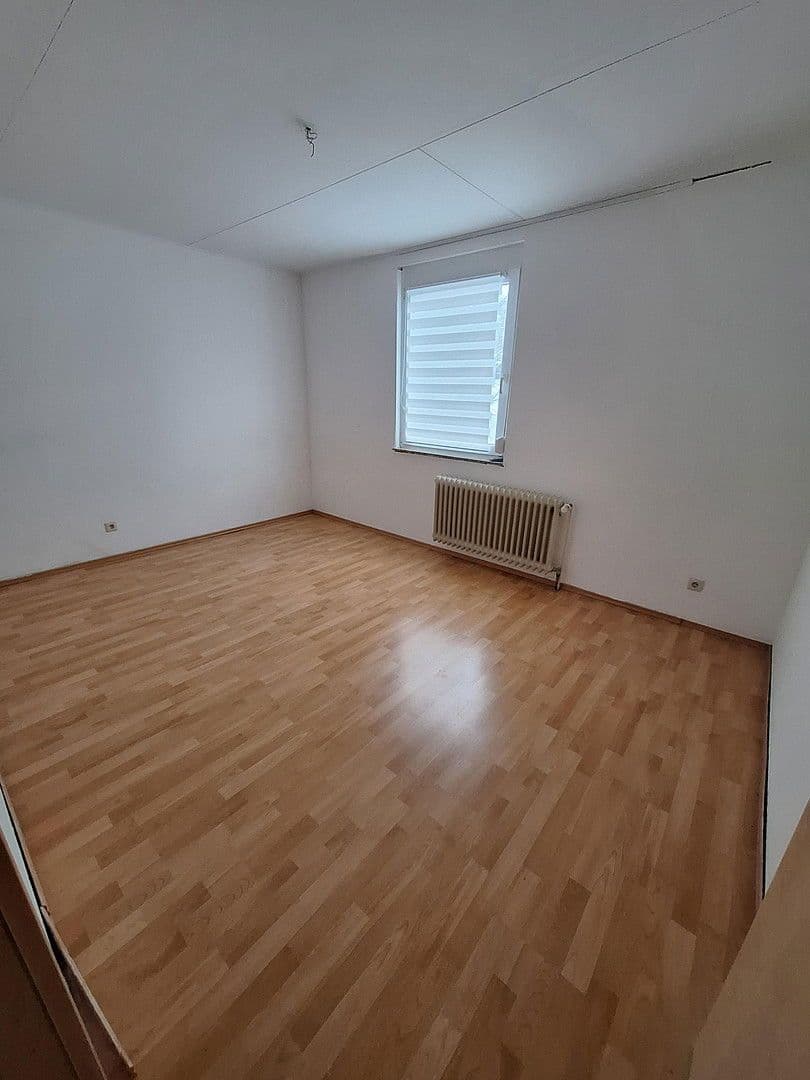 Prenájom bytu 4-izbový 138 m², Tuttlingen, Bádensko-Wurttembersko Prenájom bytu 4-izbový 138 m², Tuttlingen, Bádensko-Wurttembersko