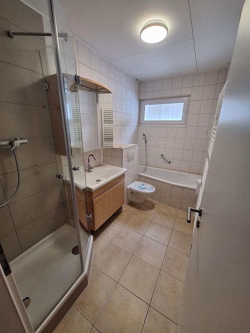 Prenájom bytu 4-izbový 138 m², Tuttlingen, Bádensko-Wurttembersko Prenájom bytu 4-izbový 138 m², Tuttlingen, Bádensko-Wurttembersko