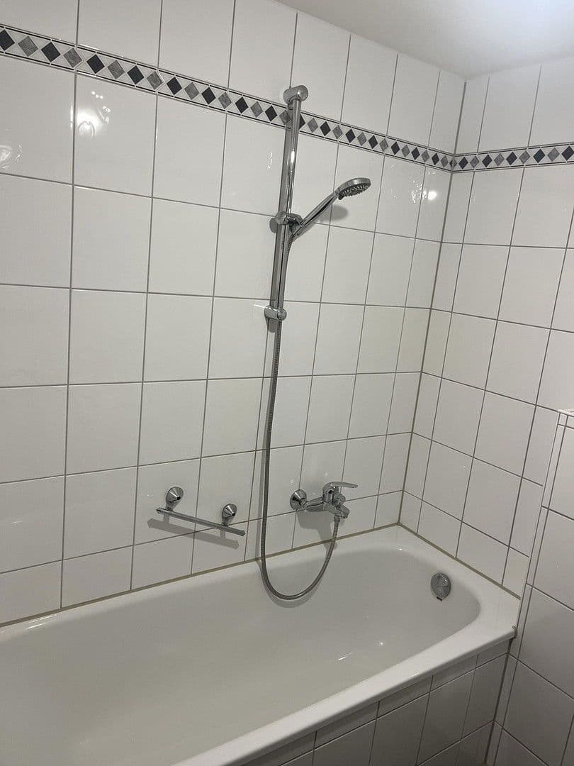 Prenájom bytu 3-izbový 65 m², Weststraße 25, Düsseldorf, Severné Porýnie - Westfálsko Prenájom bytu 3-izbový 65 m², Weststraße 25, Düsseldorf, Severné Porýnie - Westfálsko