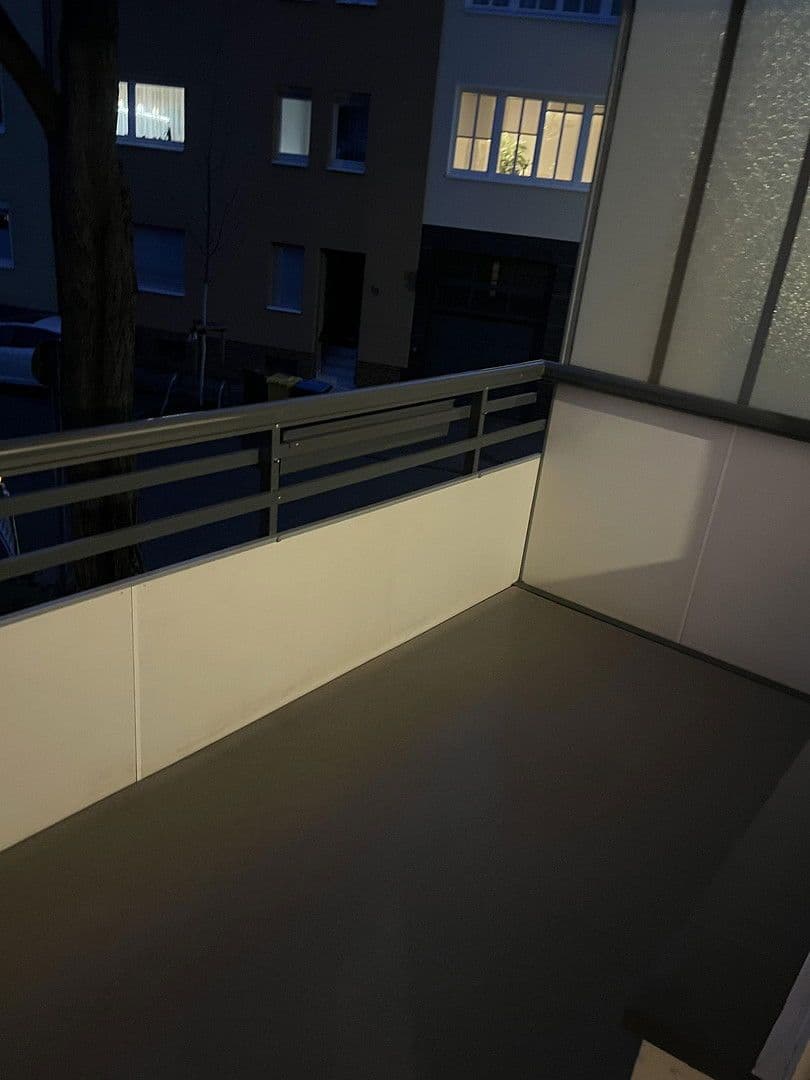 Prenájom bytu 3-izbový 65 m², Weststraße 25, Düsseldorf, Severné Porýnie - Westfálsko Prenájom bytu 3-izbový 65 m², Weststraße 25, Düsseldorf, Severné Porýnie - Westfálsko