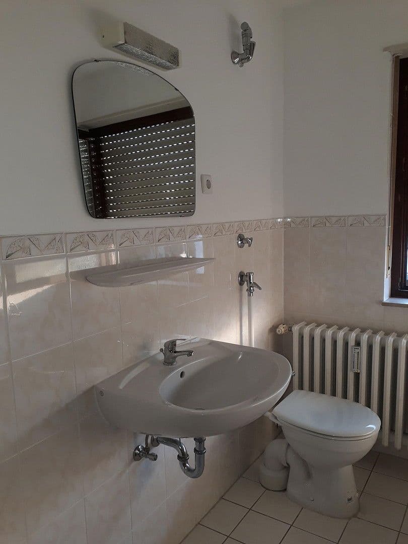 Prenájom bytu 3-izbový 86 m², Ludwigshafen, Porýnie-Falcko Prenájom bytu 3-izbový 86 m², Ludwigshafen, Porýnie-Falcko