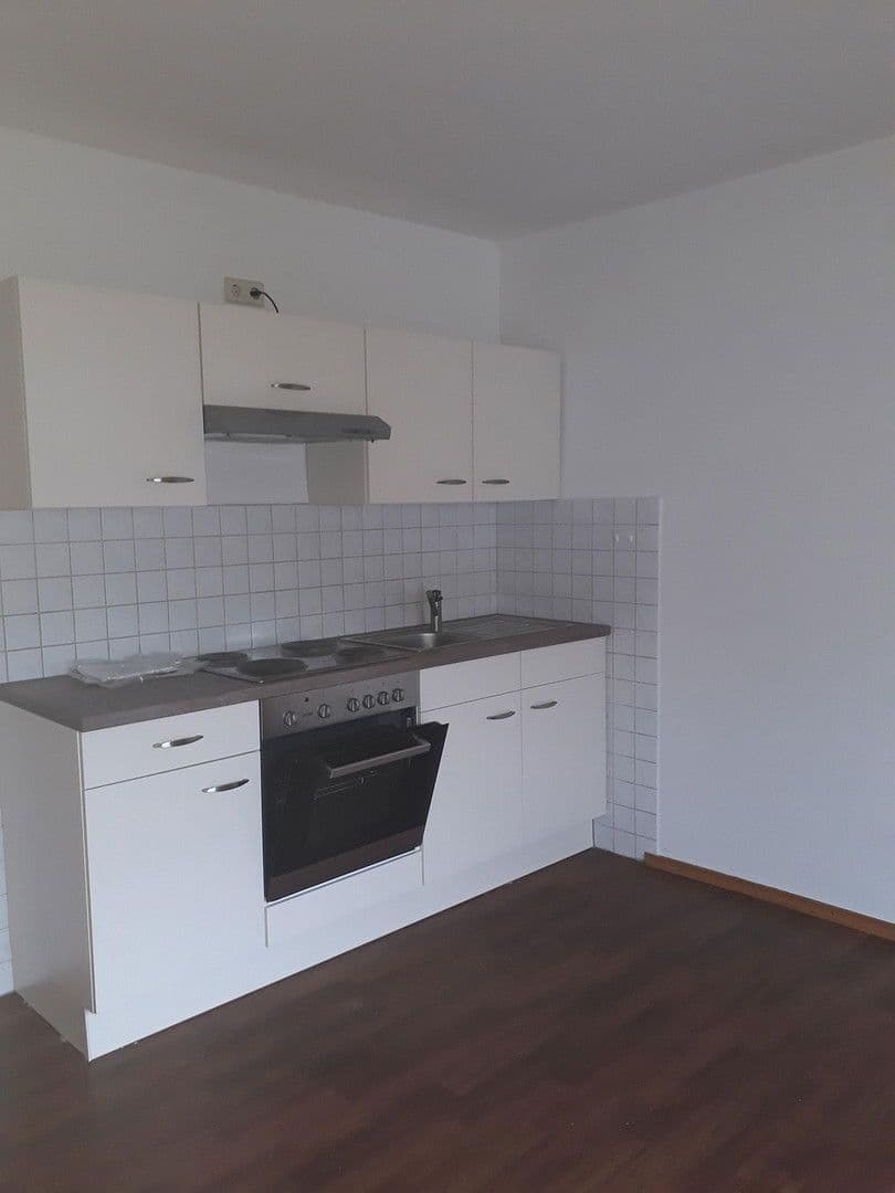 Prenájom bytu 3-izbový 86 m², Ludwigshafen, Porýnie-Falcko Prenájom bytu 3-izbový 86 m², Ludwigshafen, Porýnie-Falcko