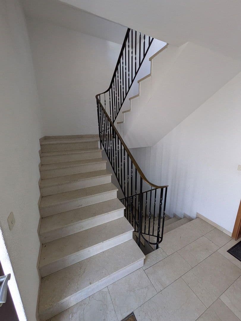 Predaj domu 339 m², pozemek 1.077 m², Schwanenstraße 3, Kelheim, Bavorsko Predaj domu 339 m², pozemek 1.077 m², Schwanenstraße 3, Kelheim, Bavorsko