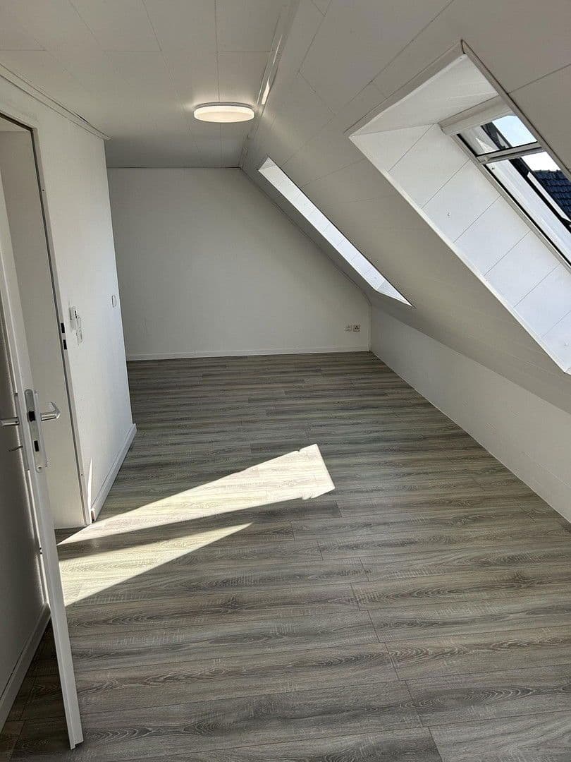 Prenájom bytu 3-izbový 74 m², Kerpen, Severné Porýnie - Westfálsko Prenájom bytu 3-izbový 74 m², Kerpen, Severné Porýnie - Westfálsko