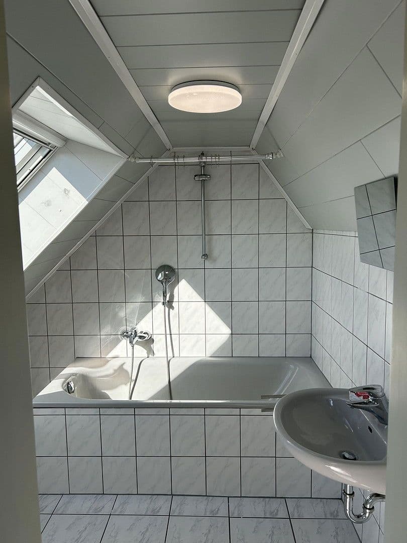 Prenájom bytu 3-izbový 74 m², Kerpen, Severné Porýnie - Westfálsko Prenájom bytu 3-izbový 74 m², Kerpen, Severné Porýnie - Westfálsko