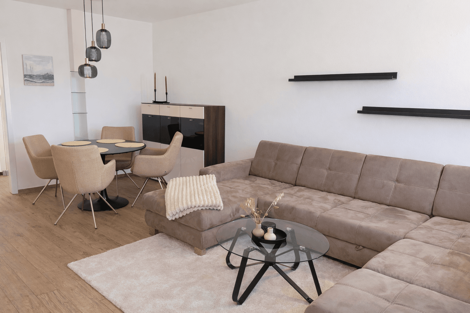 Prenájom bytu 2-izbový 73 m², Rostock, Meklenbursko-Predpomoransko Prenájom bytu 2-izbový 73 m², Rostock, Meklenbursko-Predpomoransko