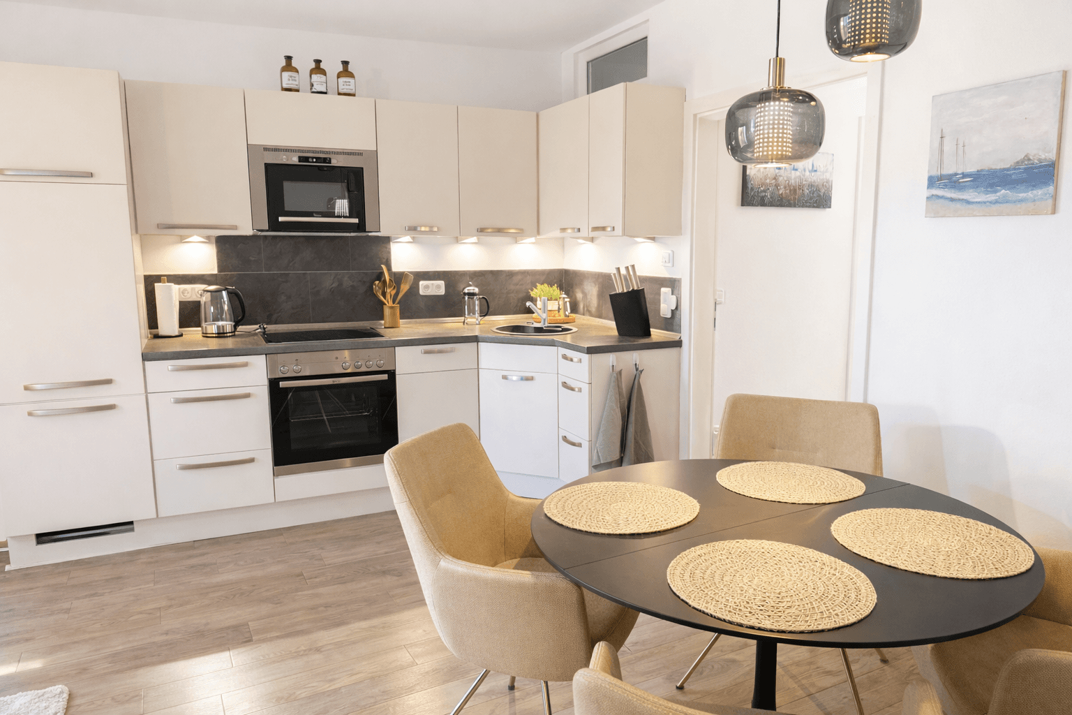 Prenájom bytu 2-izbový 73 m², Rostock, Meklenbursko-Predpomoransko Prenájom bytu 2-izbový 73 m², Rostock, Meklenbursko-Predpomoransko