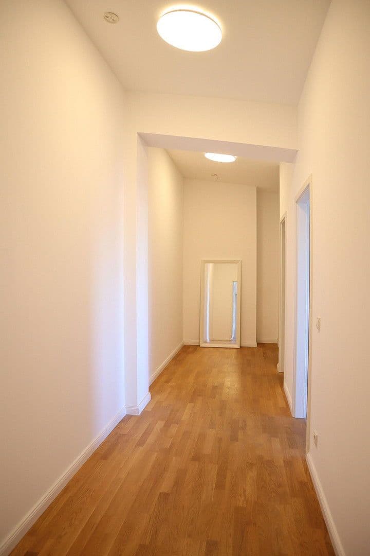Prenájom bytu 3-izbový 119 m², Berlin, Berlín Prenájom bytu 3-izbový 119 m², Berlin, Berlín