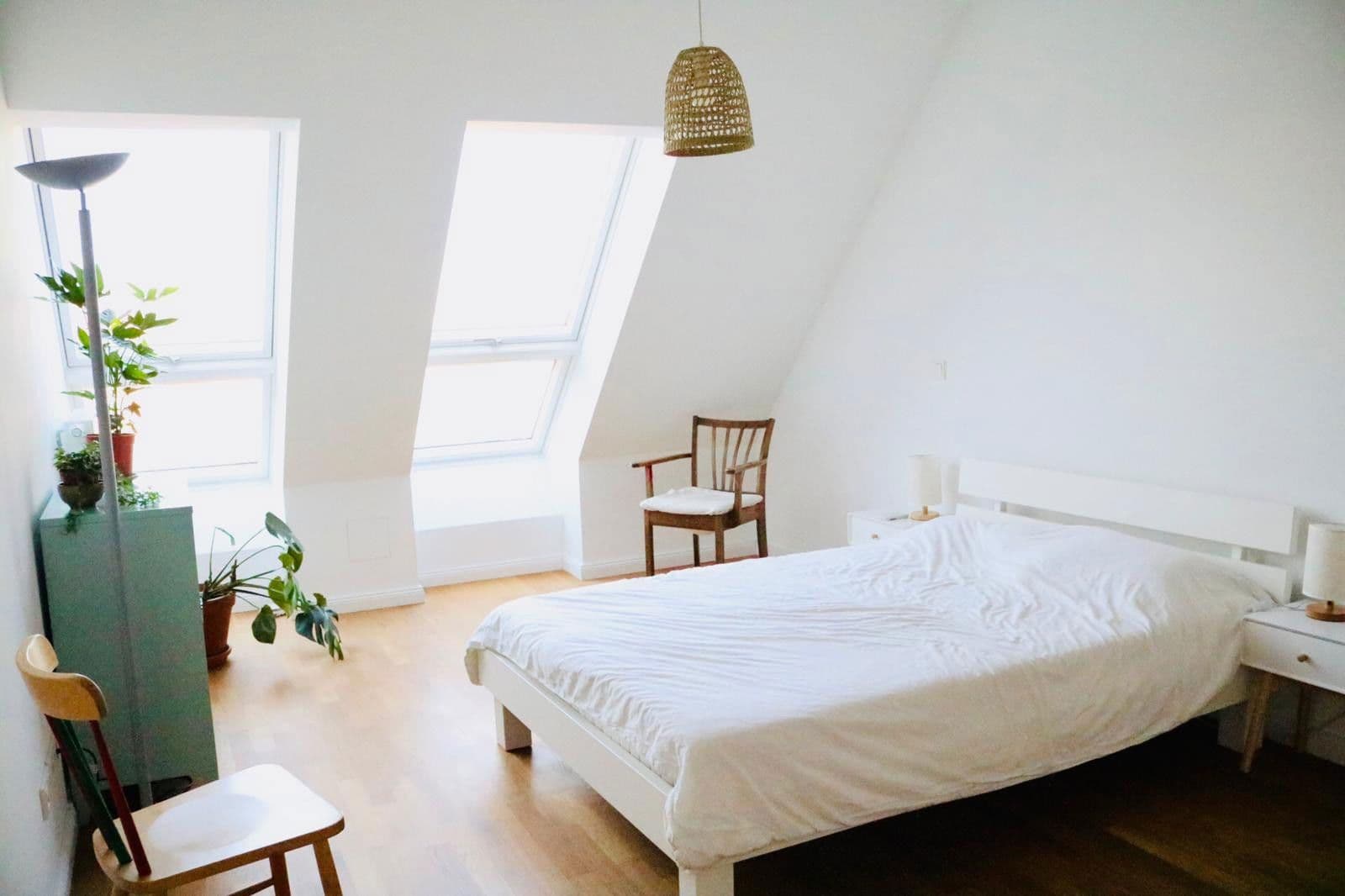 Prenájom bytu 3-izbový 119 m², Berlin, Berlín Prenájom bytu 3-izbový 119 m², Berlin, Berlín