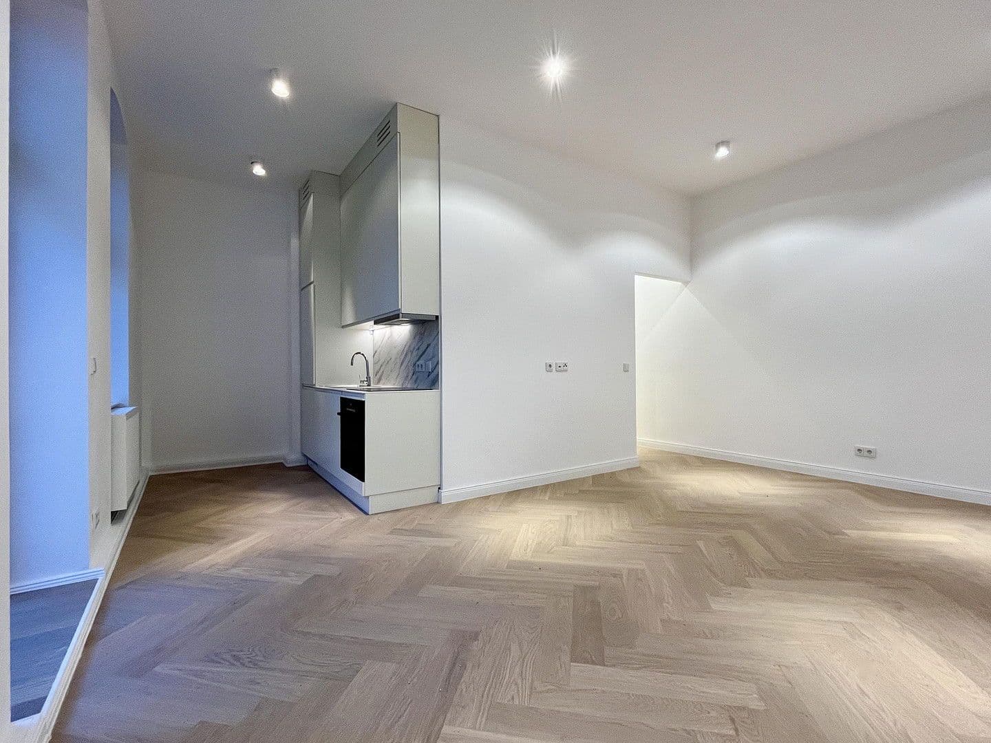 Prenájom bytu 1-izbový 40 m², Schöneberger Straße 9, Berlin, Berlín Prenájom bytu 1-izbový 40 m², Schöneberger Straße 9, Berlin, Berlín