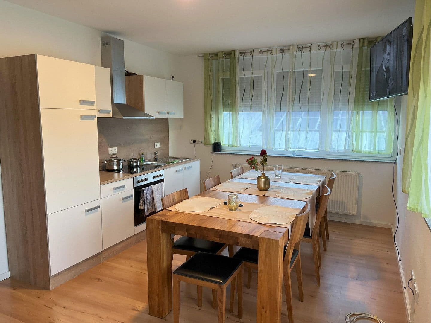 Prenájom bytu 2-izbový 84 m², Weingarten, Bádensko-Wurttembersko Prenájom bytu 2-izbový 84 m², Weingarten, Bádensko-Wurttembersko