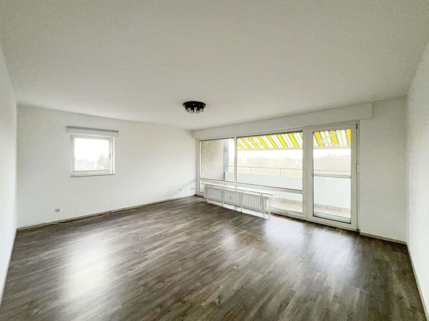 Predaj bytu 3-izbový 91 m², Tilsiterweg 3, Kaarst, Severné Porýnie - Westfálsko Predaj bytu 3-izbový 91 m², Tilsiterweg 3, Kaarst, Severné Porýnie - Westfálsko