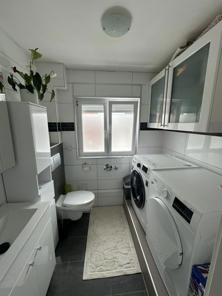 Prenájom bytu 5-izbový 151 m², Mannheim, Bádensko-Wurttembersko Prenájom bytu 5-izbový 151 m², Mannheim, Bádensko-Wurttembersko