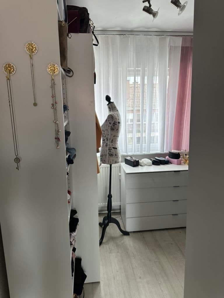 Prenájom bytu 5-izbový 151 m², Mannheim, Bádensko-Wurttembersko Prenájom bytu 5-izbový 151 m², Mannheim, Bádensko-Wurttembersko